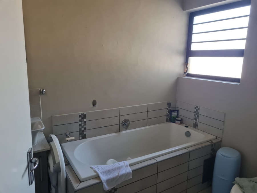 3 Bedroom Property for Sale in Waterkloof East North West